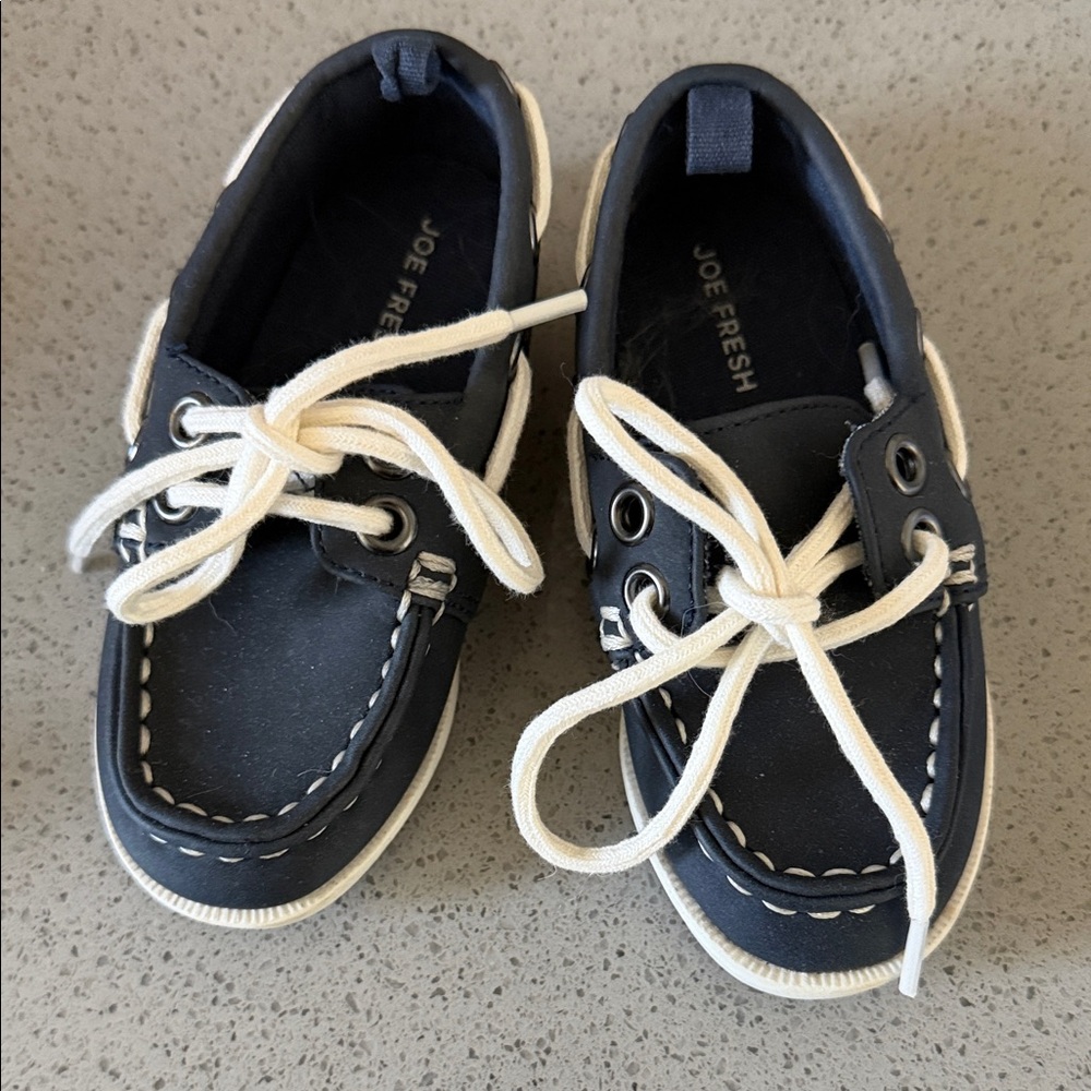 EUC Joe Fresh Kids Boat Shoes in Navy and White